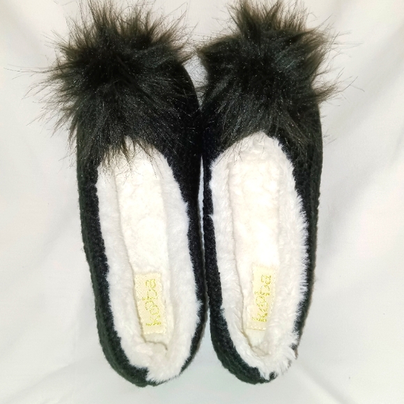 Shoes - KOOBA Cozy Black Faux Fur Women's Slippers